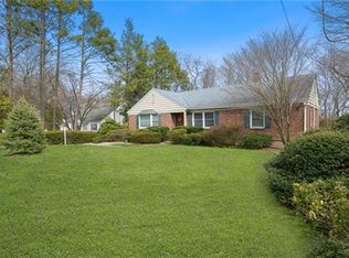 104 Grandview Ave, Nanuet, NY 10954
