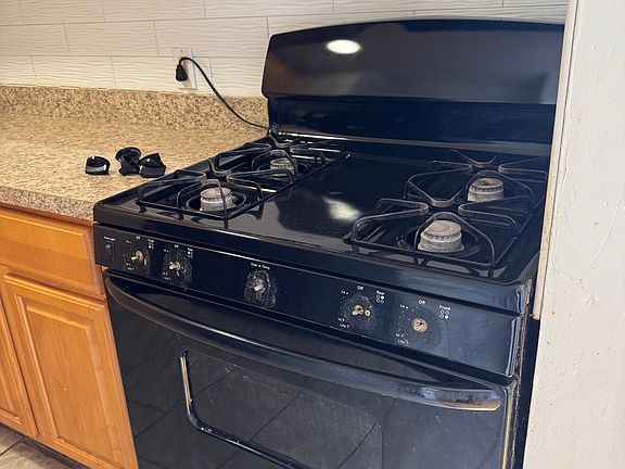 2nd image of 5 Wood Ave APT 4C
