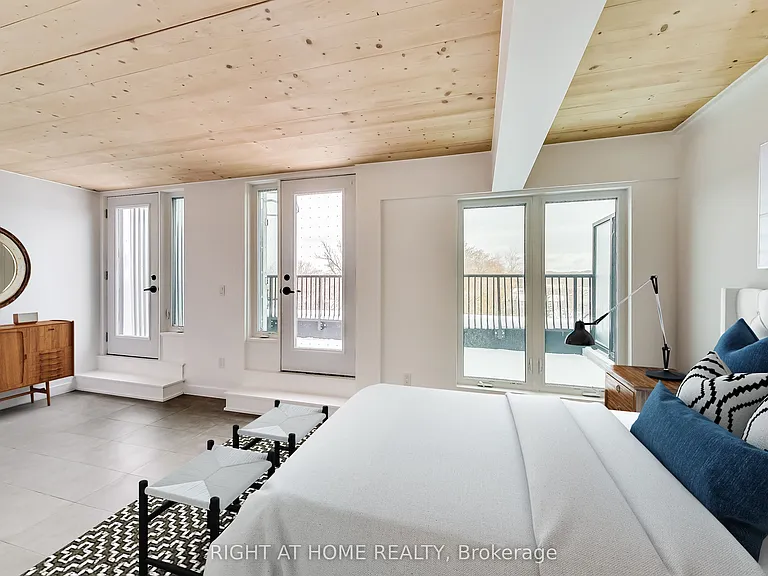 1602 Queen St E #PENTHOUSE — Photo 19