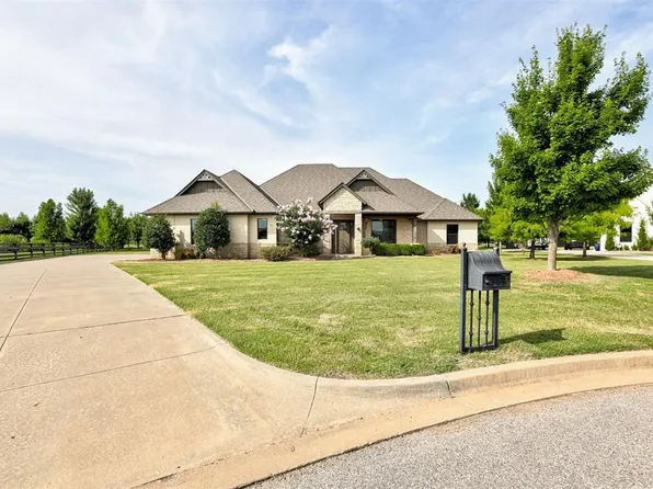 108 Red Oak Rd, Goldsby, OK 73093