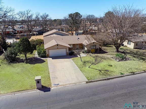 2nd image of 1403 S Country Club Cir