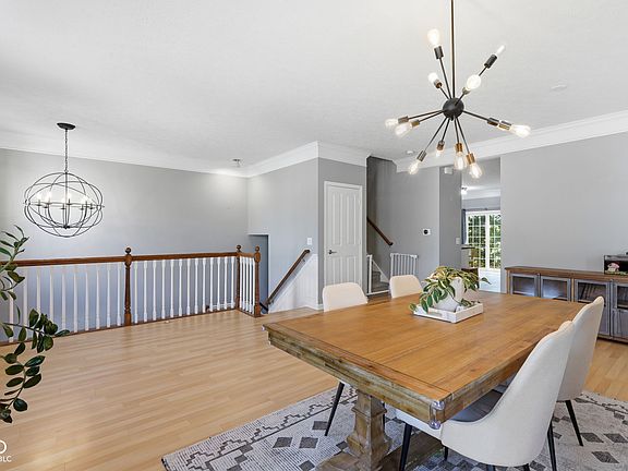 5th image of 1010 Bard Ln