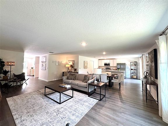 5th image of 1018 N Sonia Ave