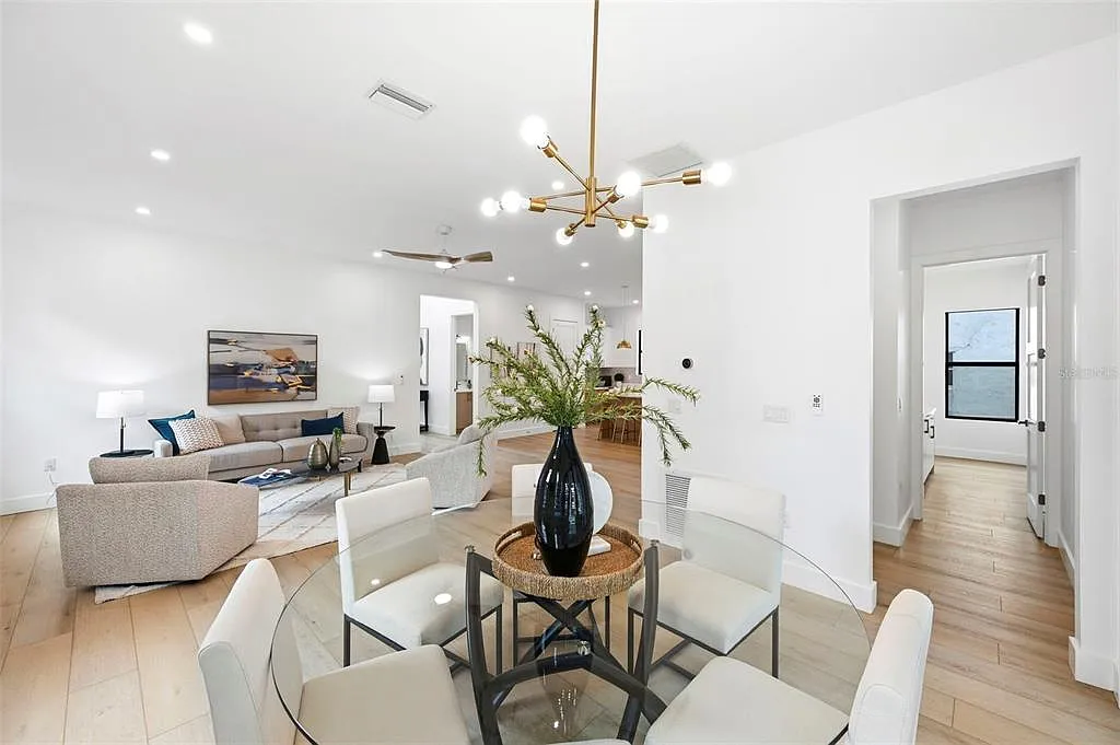 4 bed, 3.5 bath, 2791 sqft, $7,499 — Photo 4