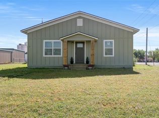 221 S Main St, Okeene, OK 73763