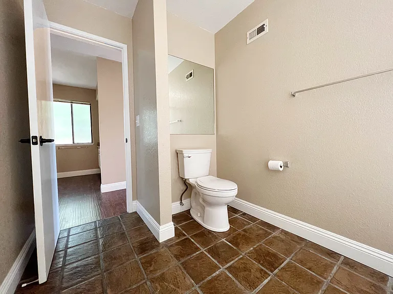 2477 Wooding Ct — Photo 11