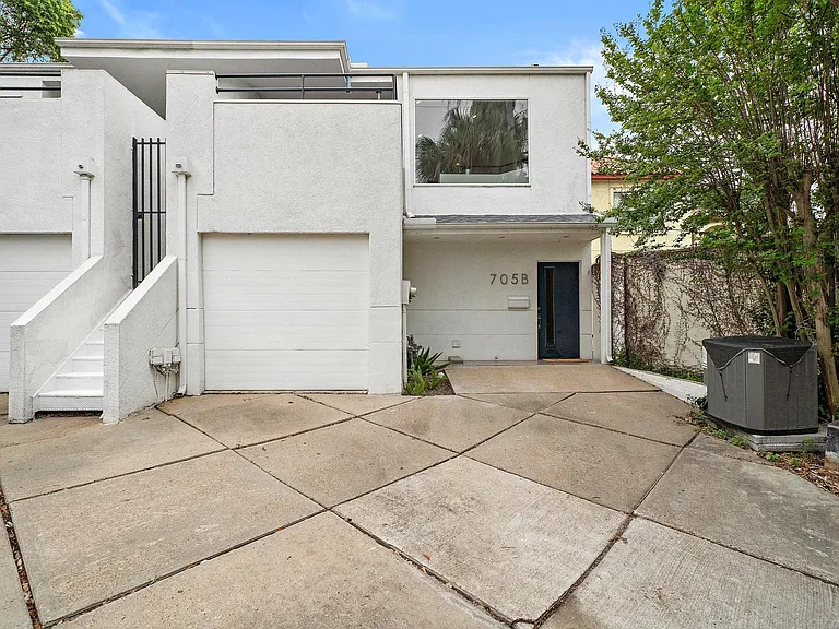 705 Usener St #B — Photo 19