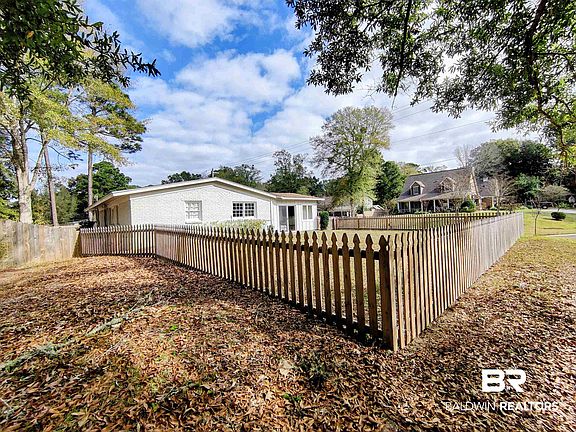3rd image of 601 Bon Secour St