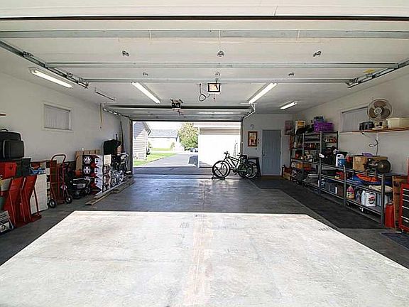 5th image of 3138 Stillwater Dr