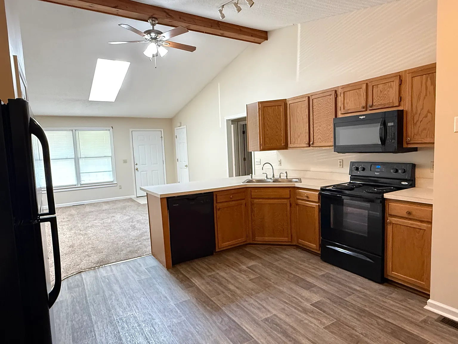 2 bed, 900 sqft, $800 — Photo 1