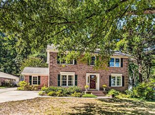 907 Bearhollow Rd, Greensboro, NC 27410
