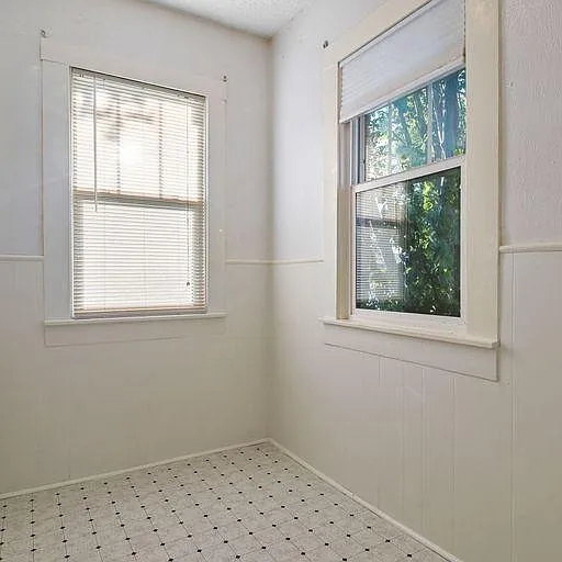 823 N Dallas Ave — Photo 7