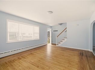 92 Brackett Ave, Tiverton, RI 02878