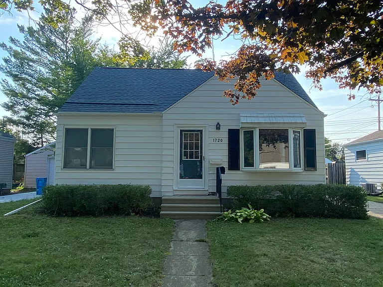 1720 Quentin Ave — Photo 1