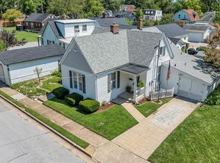 818 N Benton Ave, Saint Charles, MO 63301