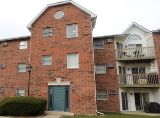 1375 Cunat Ct APT 3D, Lake In The Hills, IL 60156