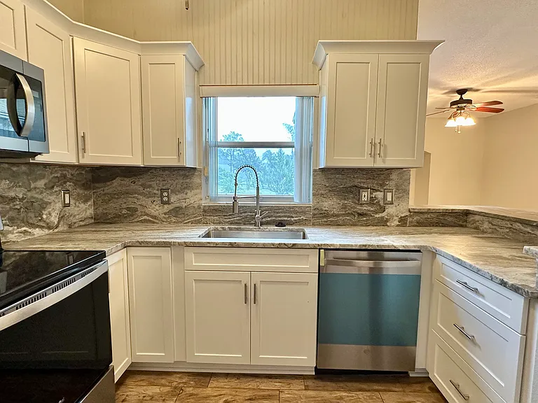 125 Whippoorwill Dr — Photo 5