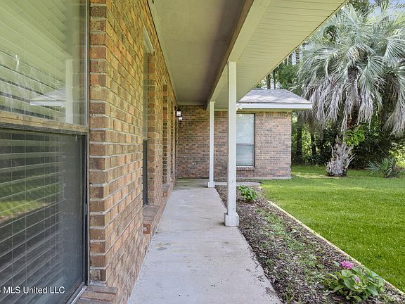 4th image of 3620 Cochran Ave