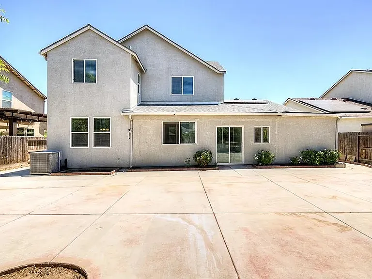 3669 N Clover Ave — Photo 1