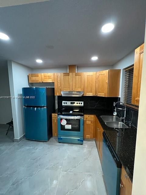 1st image of 5120 SW 40th Ave APT 7A