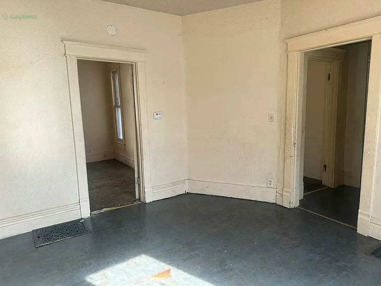 301 N Charlton St — Photo 5