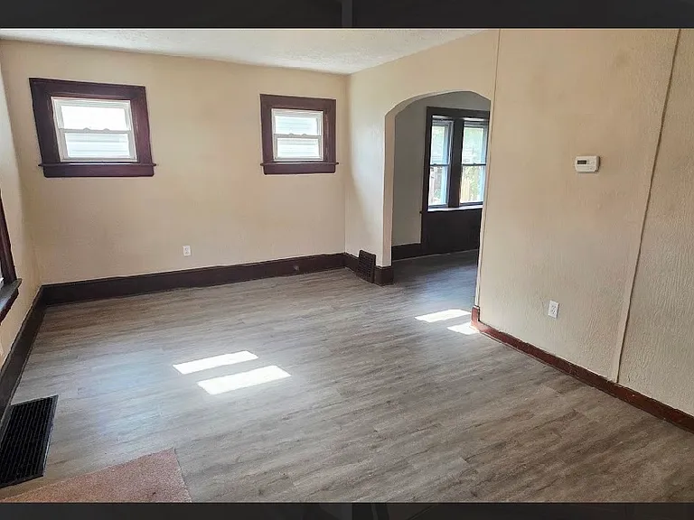 147 Brighton Dr — Photo 15
