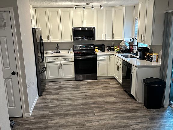 4th image of 2700 2nd St