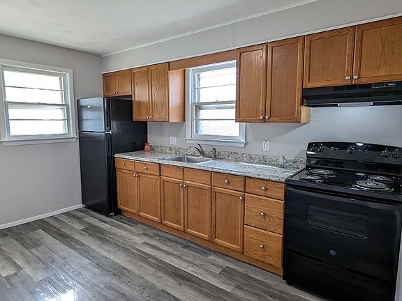 2nd image of 63 Fernwood Ave APT 2