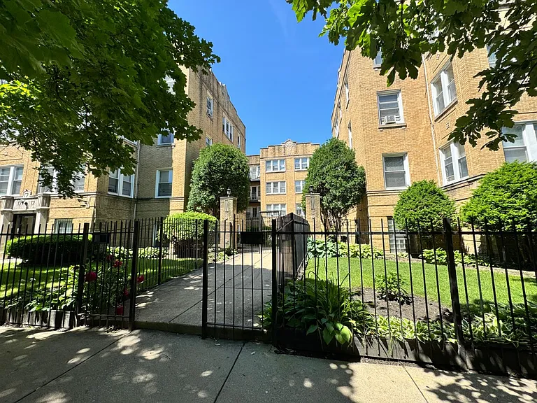 4904-08 N Saint Louis Ave #3N — Photo 11