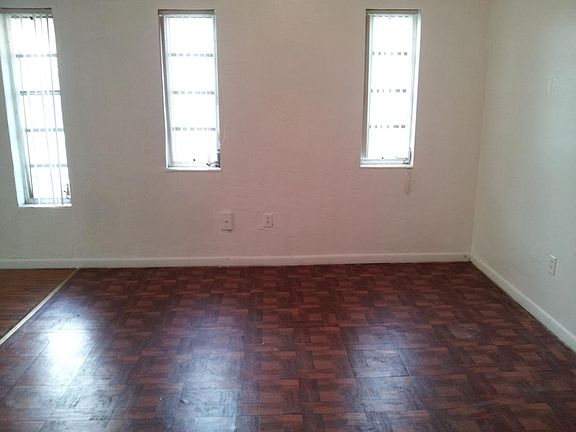 5th image of 1354 Euclid Ave APT 11