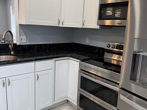 5th image of 148 Washington Street