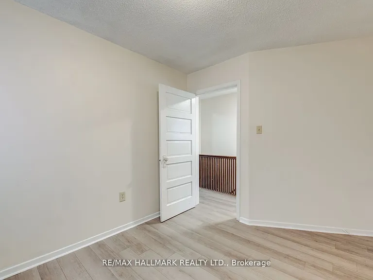 576 Ossington Ave S #2 — Photo 22