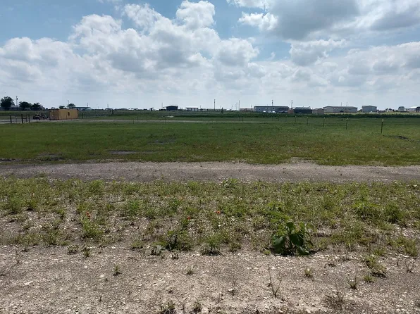 130 Daniel Dr, Bertram, TX 78605