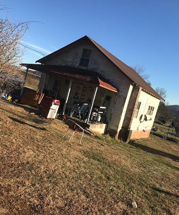 2nd image of 139 Hickory Nut Ln