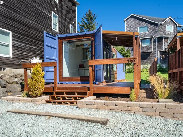 339 Hillsdale St, Tillamook, OR 97141