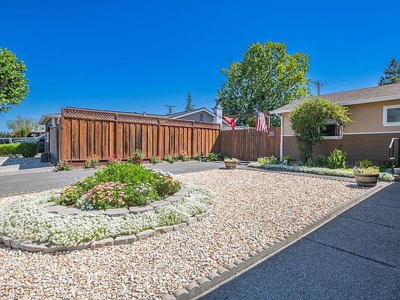 3rd image of 7118 Adrian Drive