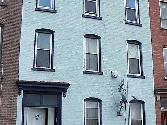 3rd image of 276 3rd Street
