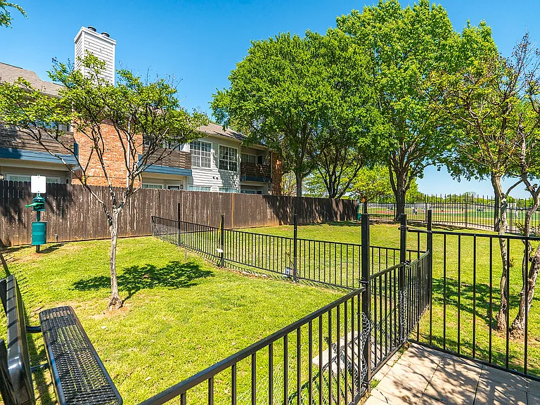 The Oaks of Arlington-Dog Park