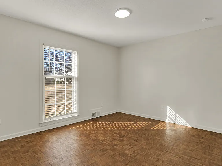 7126 Kings Castle Cv — Photo 22