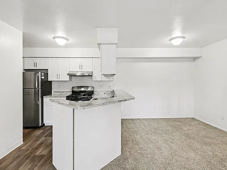Trappers Cove Apartments — Photo 17