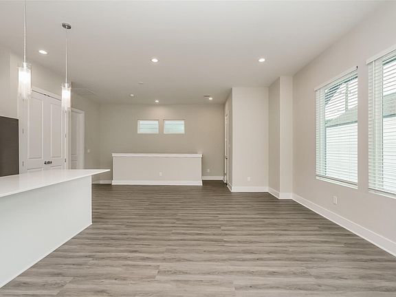 4th image of 8318 Curry Rd