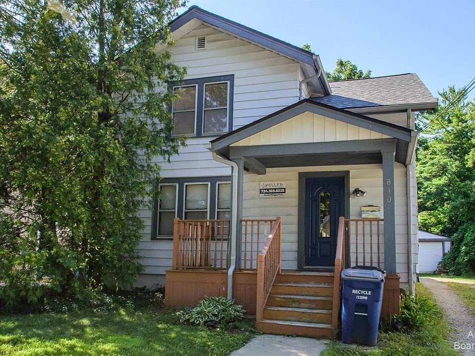 1st image of 810 Dewey Ave
