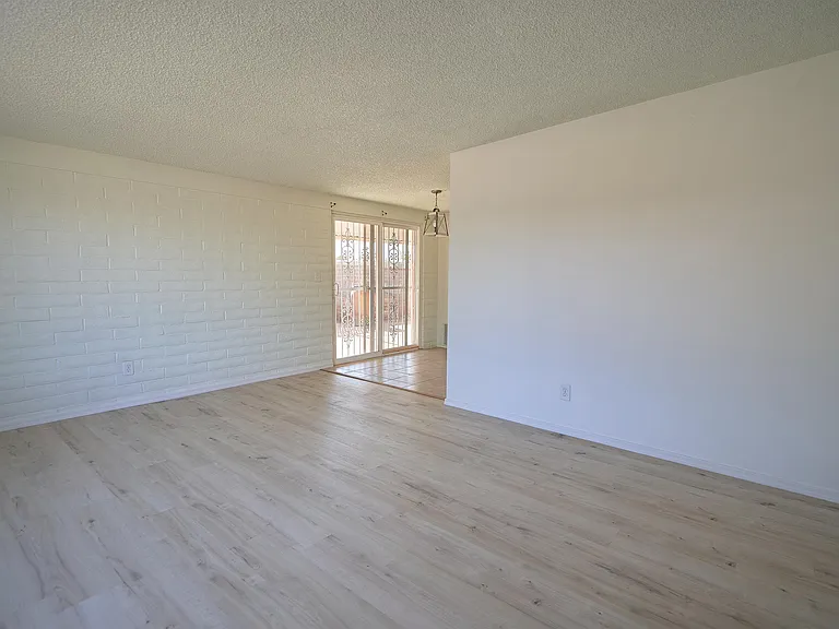 3410 S Mann Ave — Photo 20