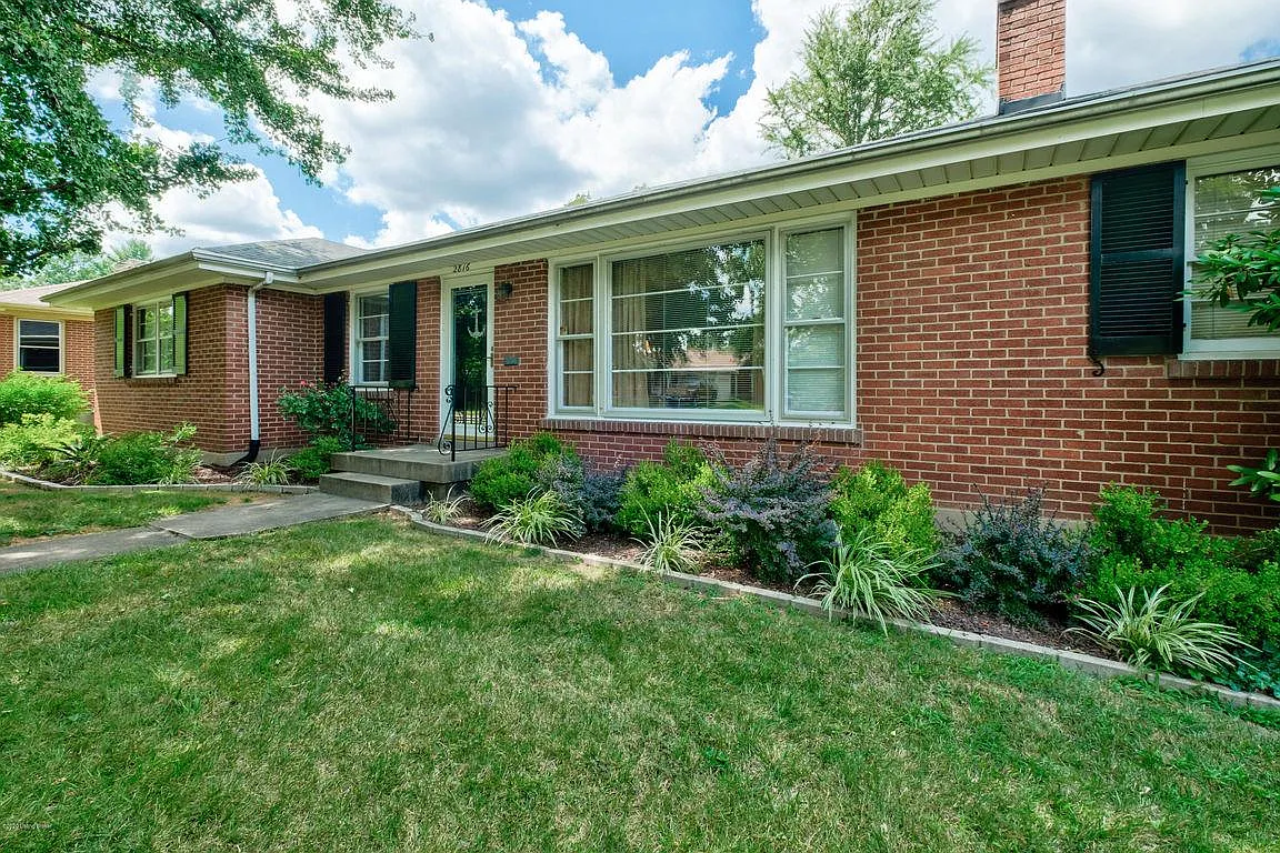 2816 Sharon Way photo 1