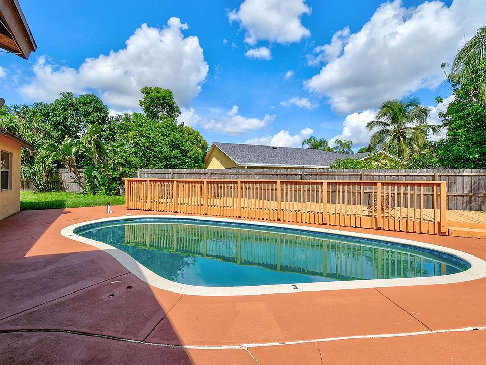 1st image of 6126 Wauconda Way E