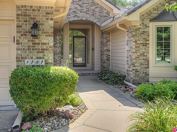 2nd image of 1707 N 132nd Avenue Cir