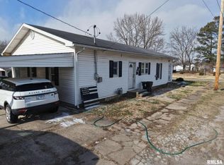402 Baggott St, Zeigler, IL 62999