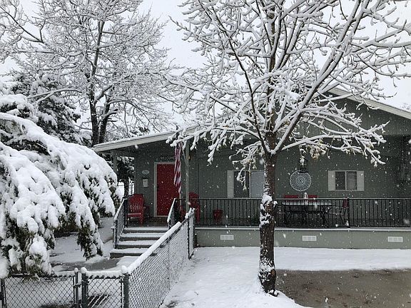 3rd image of 703 W Colt Cir