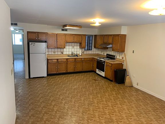 4th image of 1291 Union St #1293