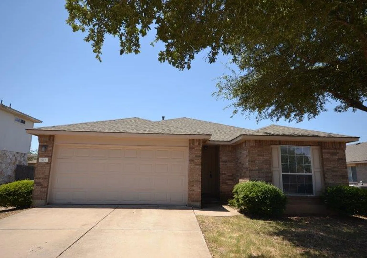 Nice 3 Bedroom 2 Bath in Benbrook Ranch Subdivision - Great value in Leander! — Photo 1